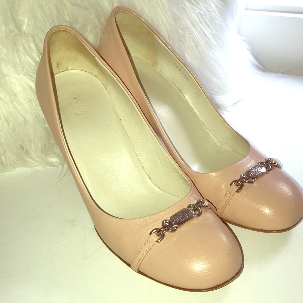Authentic Gucci pale pink pumps